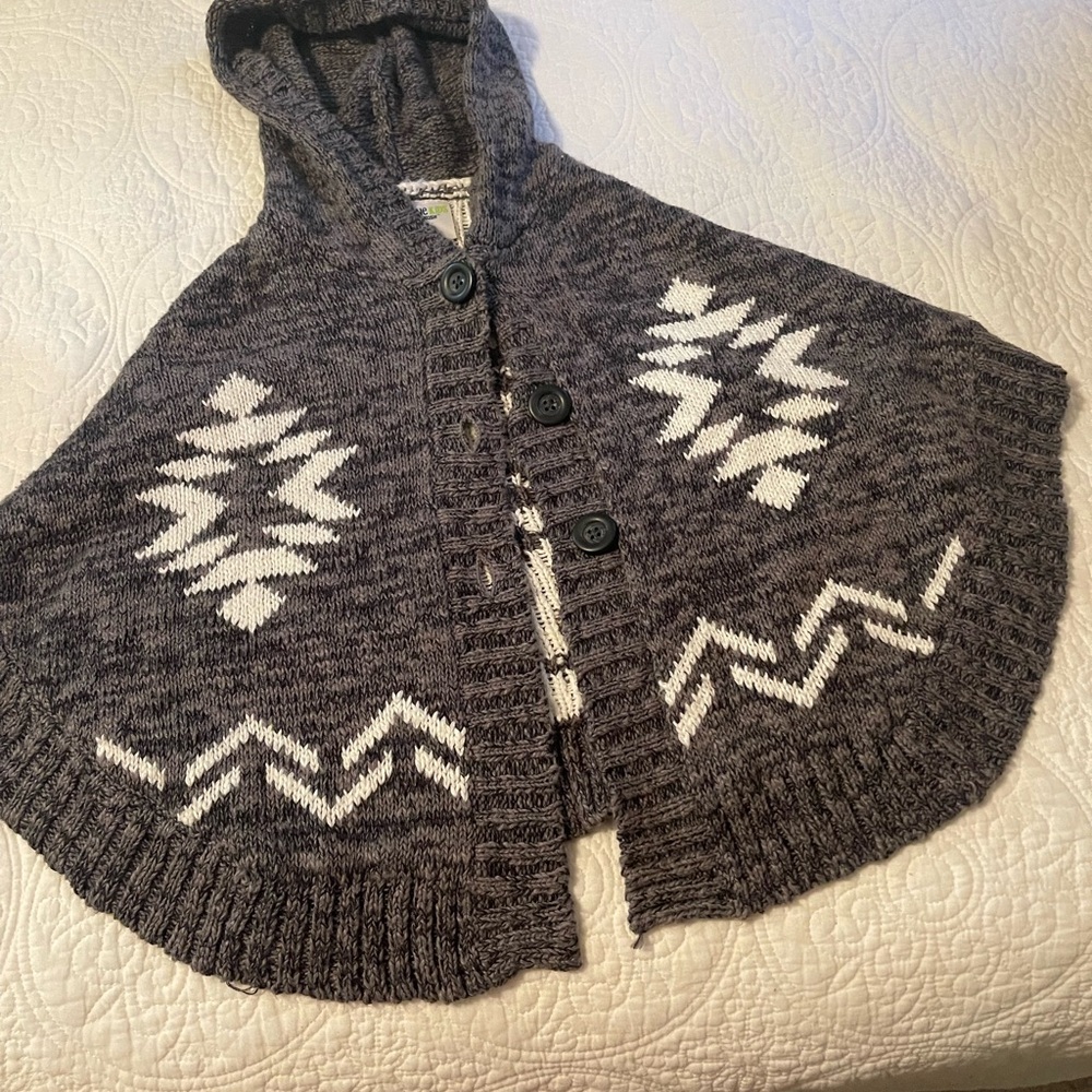 Genuine Kids OshKosh 3T 100% cotton sweater poncho. Never worn.  Excellent cond.
